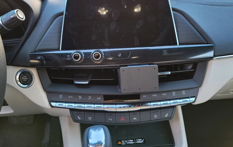 Center Dash Mount for Cadillac CT4