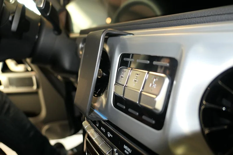 Center Dash Mount for Mercedes G Wagon