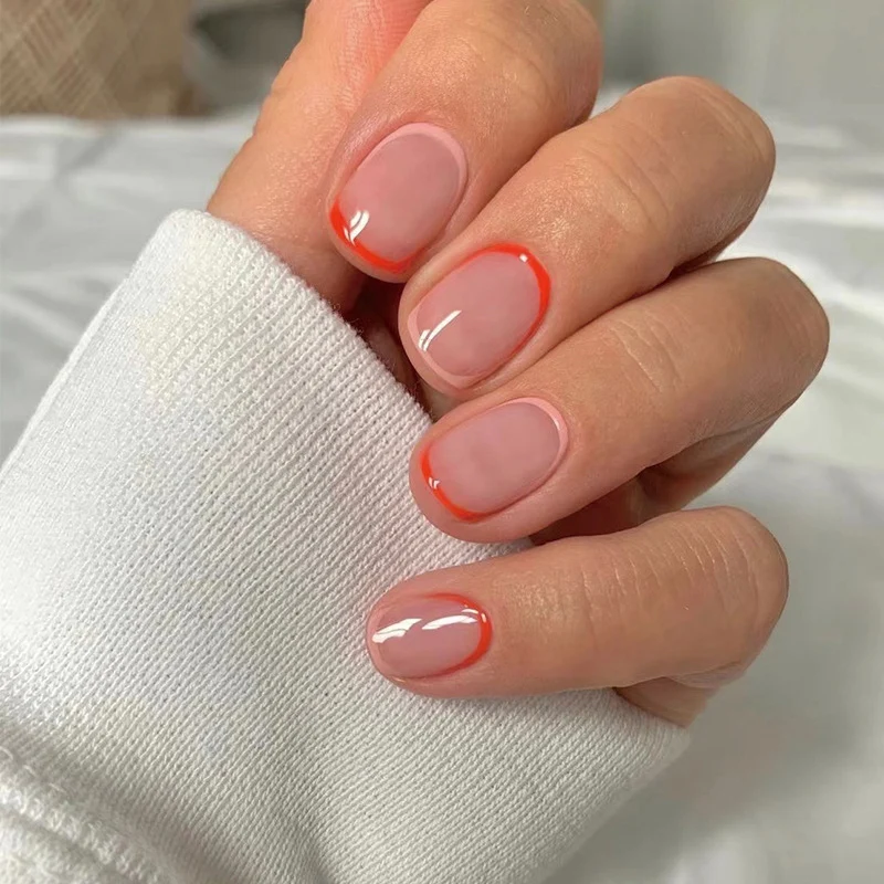 Kunstvolle Nagelverlängerungen mit Elegantem Farbverlauf und Moderne Akzente Karnz