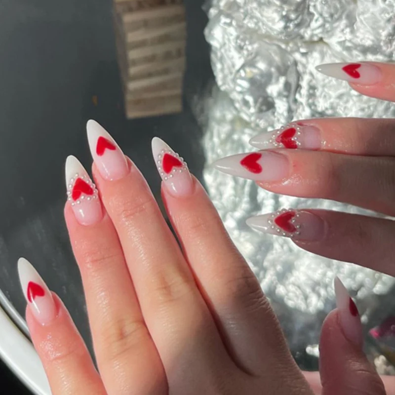 Herz-Akzent Stiletto Nagelkunst Verlängerungen Karnz