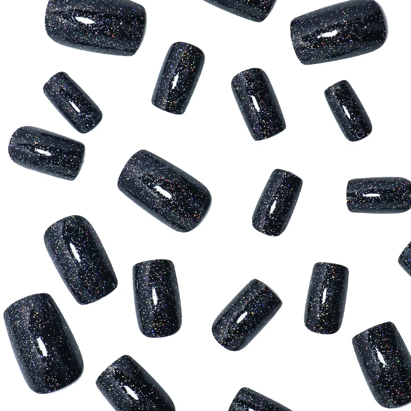 Glitzernde Nagelkunst-Verzierungen Karnz