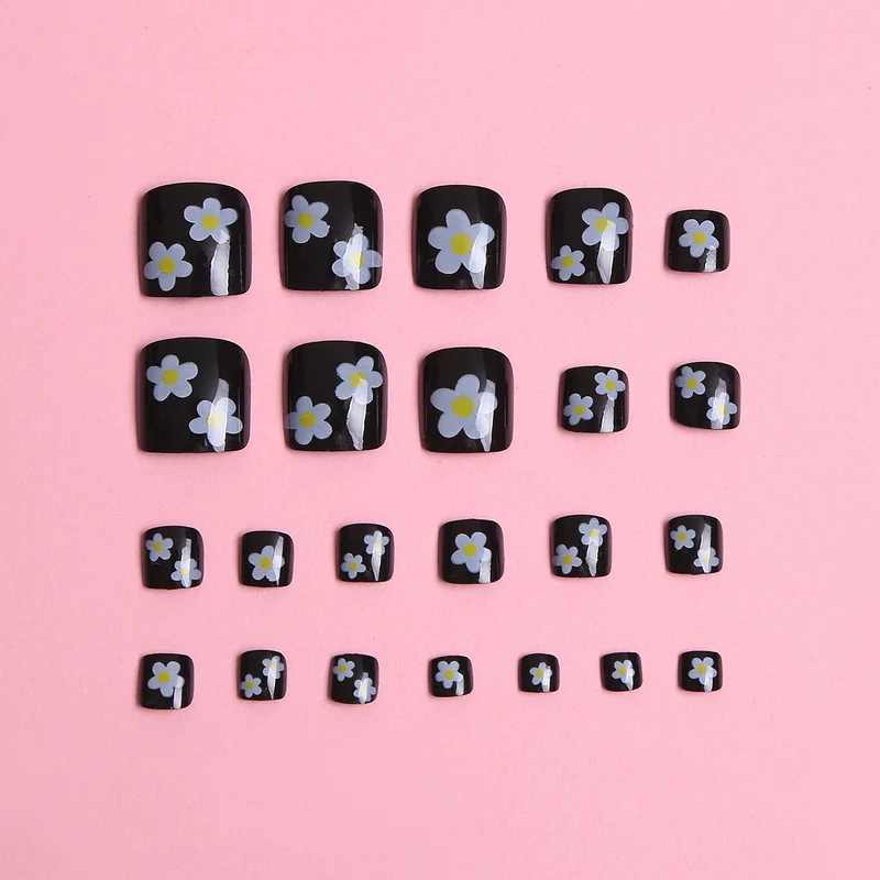Blumen dekoriertes Press-On Nagelset Karnz