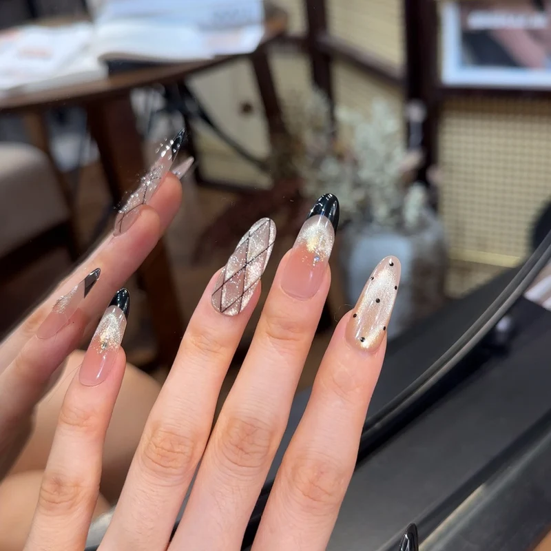 Glamouröse Press-On Nagel Set Karnz