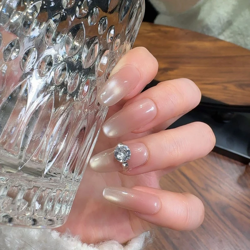 Elegante Nagelkunst Karnz