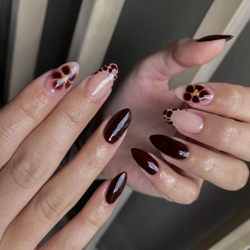 Kunstvolle Nagelverlängerungen im modernen Design Karnz