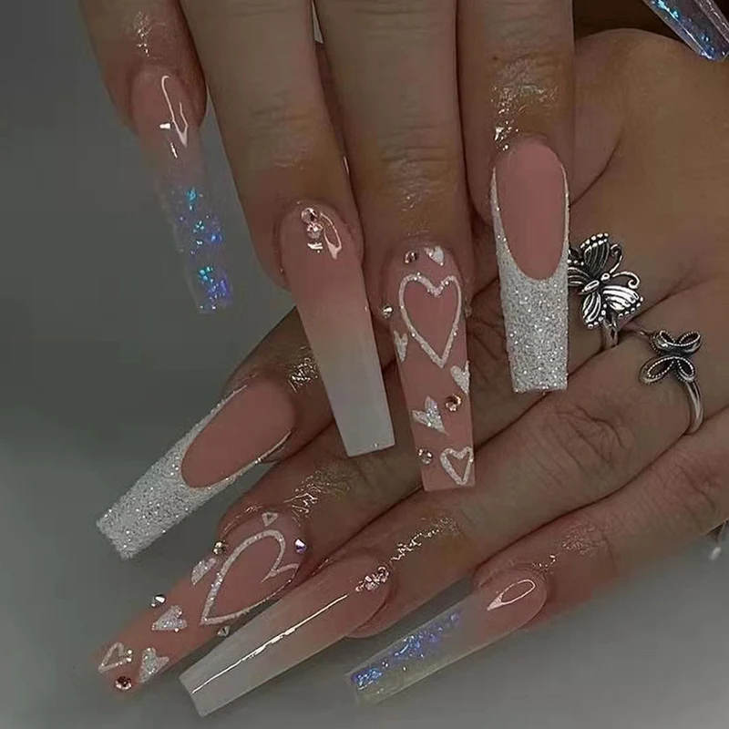 Glamouröses Nageldesign Karnz